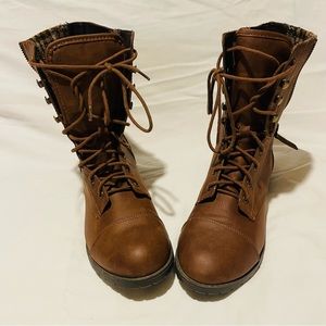 COPY - Unr8ed by Shoe Carnival Brown & Plaid Combat Boots Sz. 10